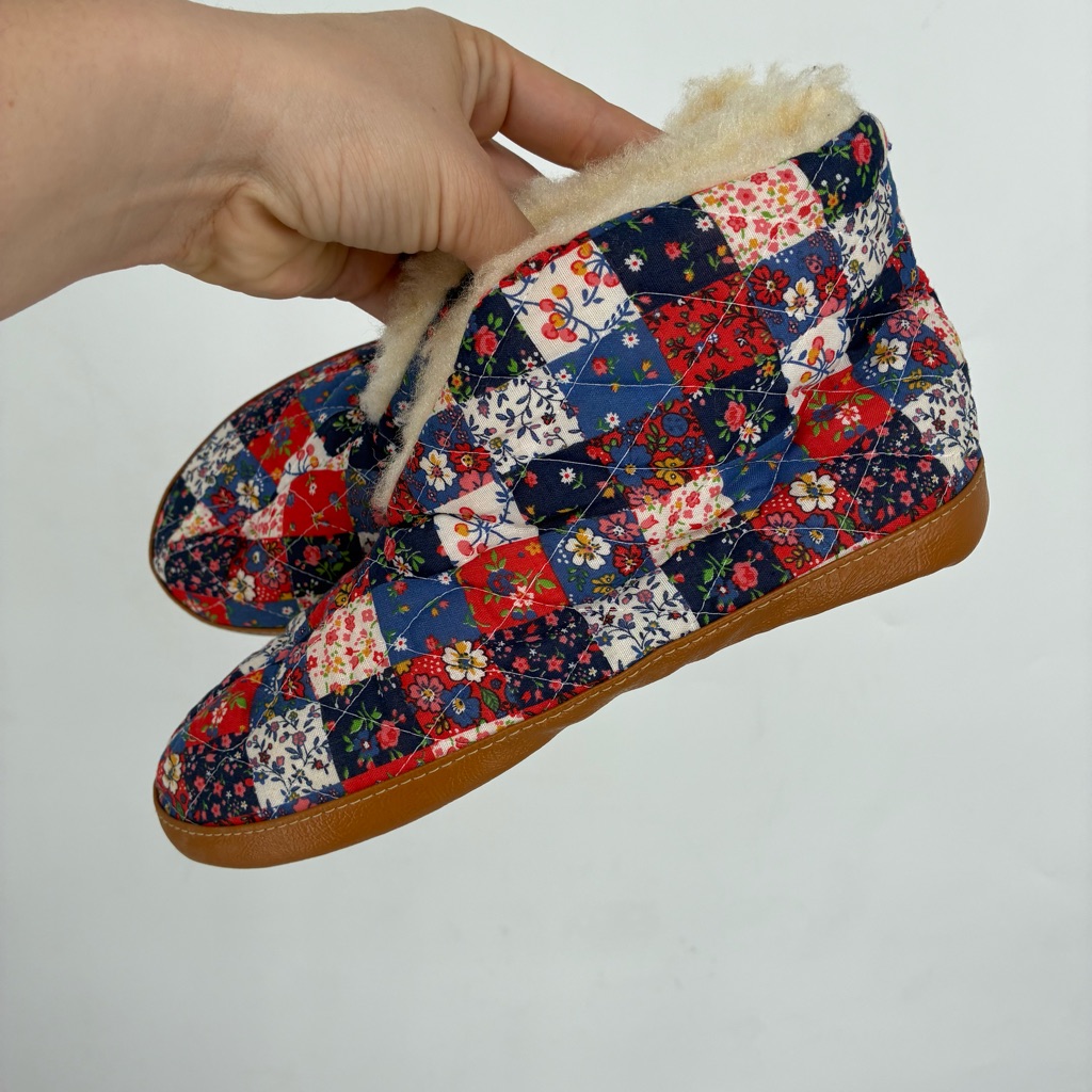 Vintage 60s Dearfoams 6 1/2 7 1/2 Quilted Patchwork Floral Slippers House Shoes
